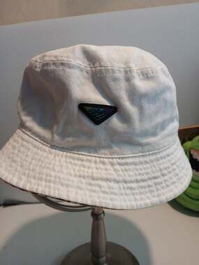 Unbranded Graphic Print Reversible Bucket Hat White